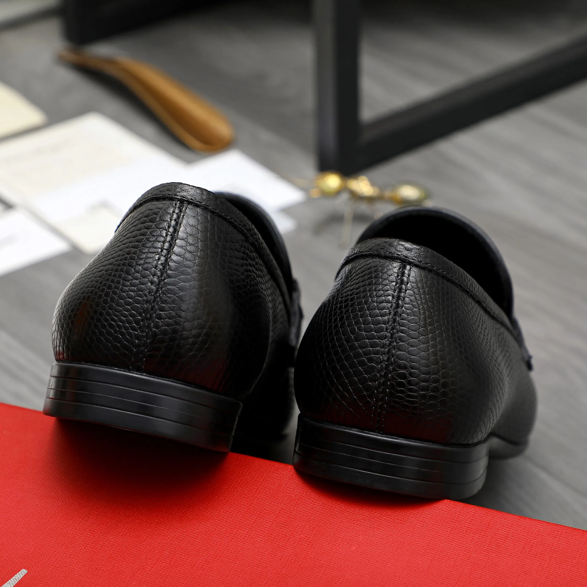 Men's shoes 💰p442 Product trademark: Ferragamo "Ferragamo" business slip-on leather shoes. Regular size: 38-46 (45.46 is custom-made and non-returnable) Product materials: Selected grained cowhide upper, cowhide lining, rubber outsole
